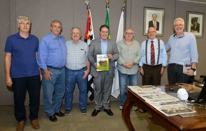 foto prefeito jonas e ex pesquisadores do iac foto luiz granzotto